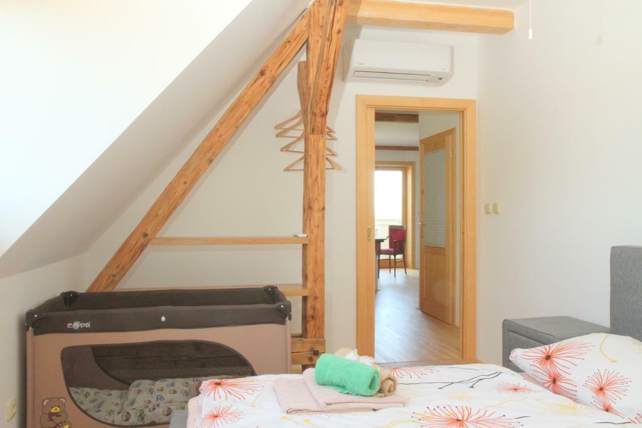 Apartman Nella Valtice Eksteriør bilde